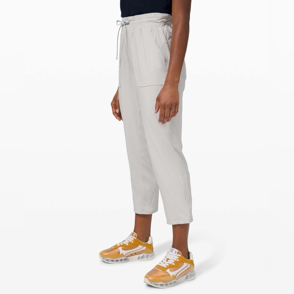 Lululemon Beyond the Studio Lined Crop Vapor Size 2